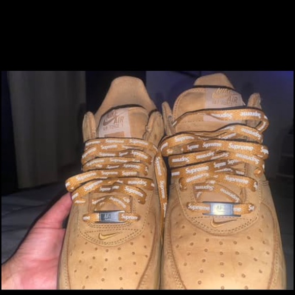 Supreme Beige Low-Top Sneakers - Picture 2 of 2
